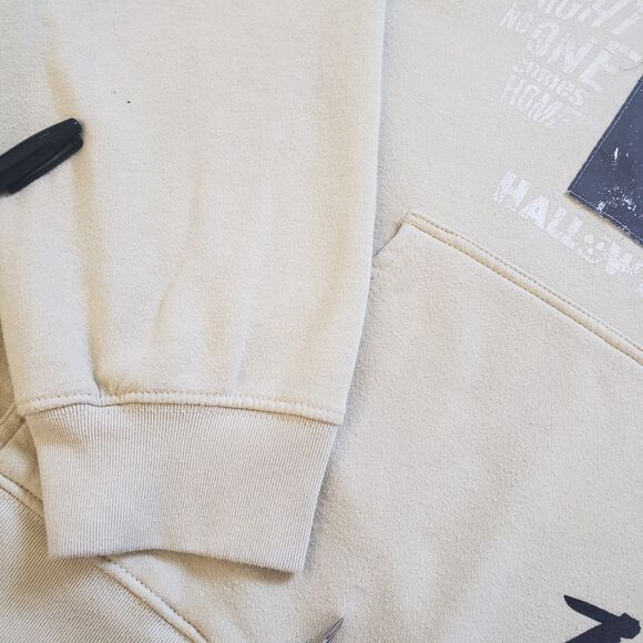 Halloween 2 Michael Myers Size 2XL Mens He's Back Cream Patchwork Hoodie Horror - Picture 4 of 8